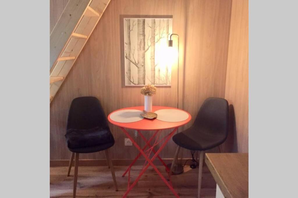 Adorable Chalet dans un espace boisé Saint-Junien Esterno foto